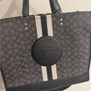 Coach Signature Tote Dempsey 40in